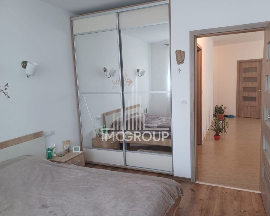 Apartament 3 camere de vanzare, parcare, zona BMW, Vivo