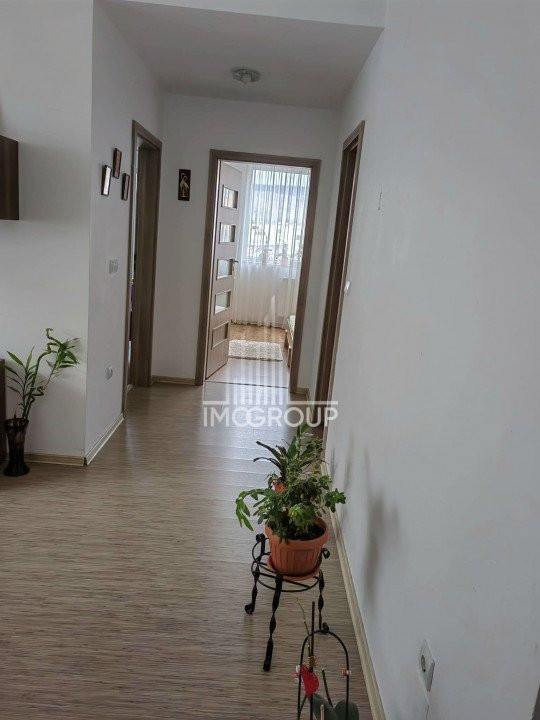 Apartament 3 camere de vanzare, parcare, zona BMW, Vivo