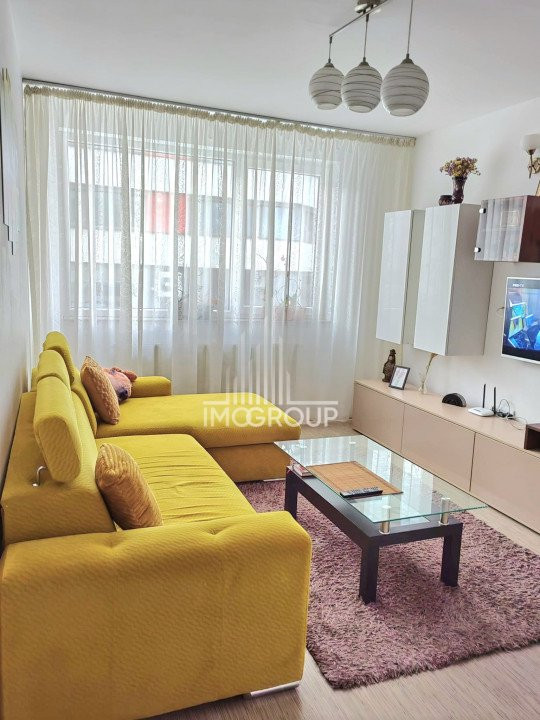 Apartament 3 camere de vanzare, parcare, zona BMW, Vivo