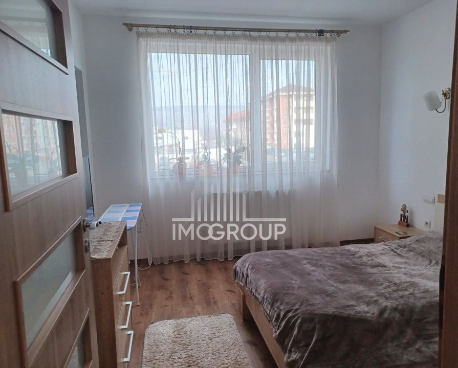 Apartament 3 camere de vanzare, parcare, zona BMW, Vivo