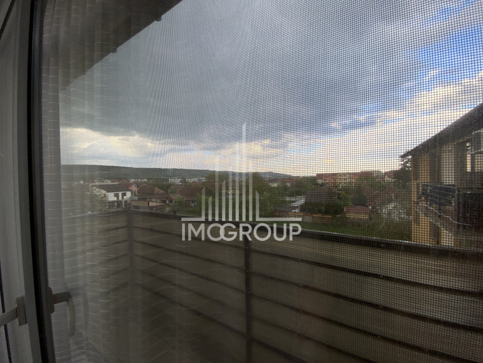Apartament cu 2 camere, str Cetatii colț cu Avram Iancu