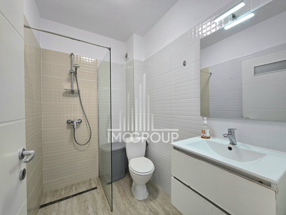 Apartament de vanzare 2 camere, parcare, orientare Estica, Terra