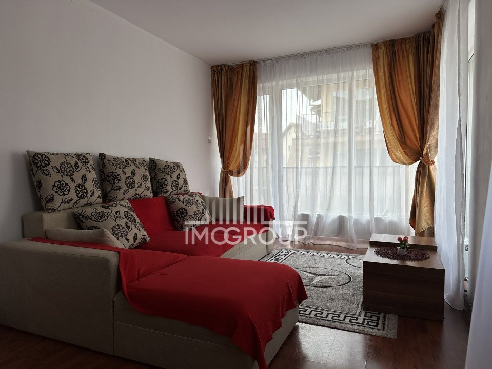 Apartament cu 2 camere separate, zona Florilor, cu parcare.