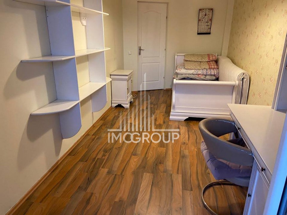 Apartament de vanzare 2 camere etaj intermediar parcare 