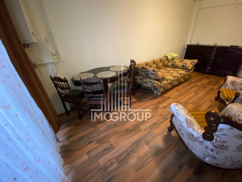 Apartament de vanzare 2 camere etaj intermediar parcare 