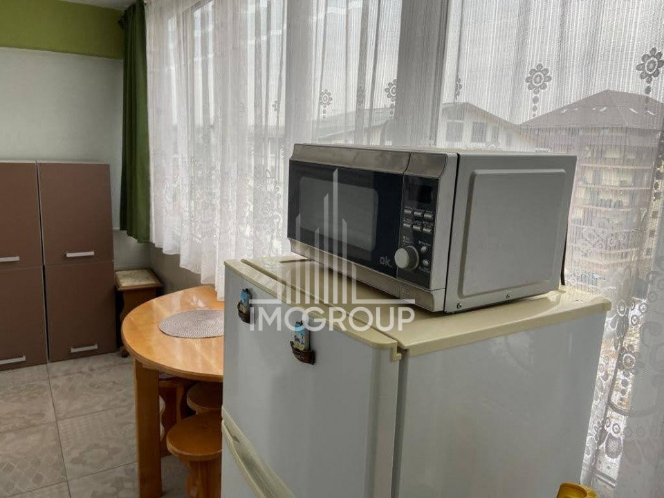 Apartament de vanzare 2 camere etaj intermediar parcare 