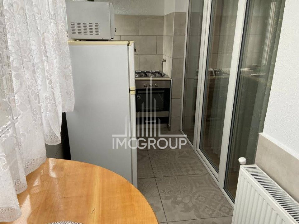 Apartament de vanzare 2 camere etaj intermediar parcare 