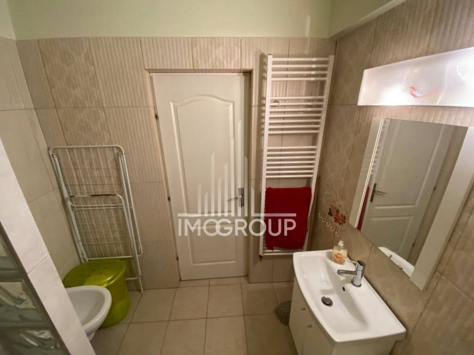 Apartament de vanzare 2 camere etaj intermediar parcare 