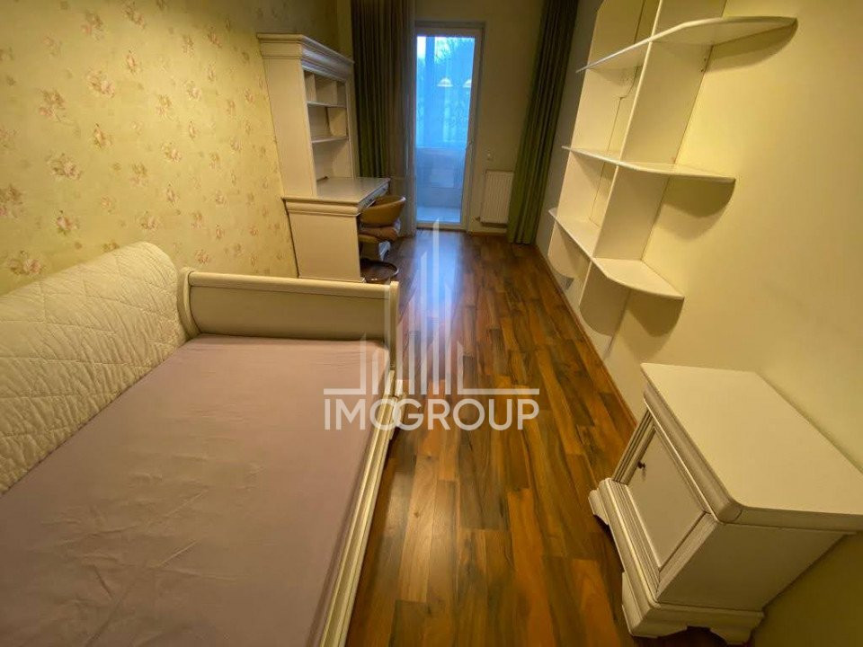 Apartament de vanzare 2 camere etaj intermediar parcare 