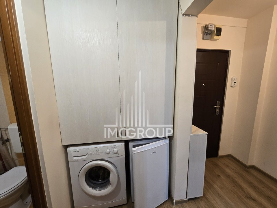 Inchiriez garsoniera str Dambovitei 