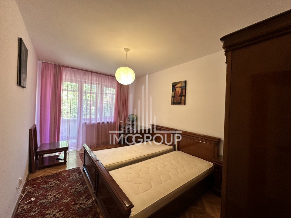 Apartament cu 3 dormitoare | 2 băi | Etaj 1 | Ultracentral | Zona UMF