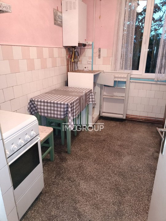 De inchiriat apartament 3 camere Piata  Abator