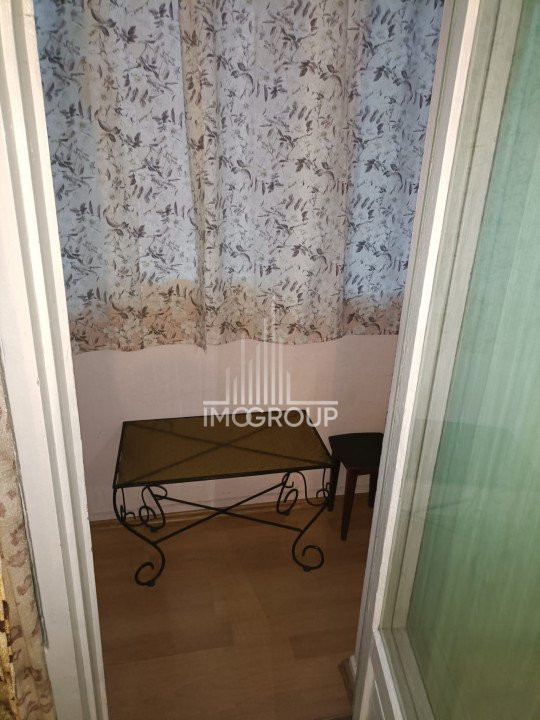 De inchiriat apartament 3 camere Piata  Abator