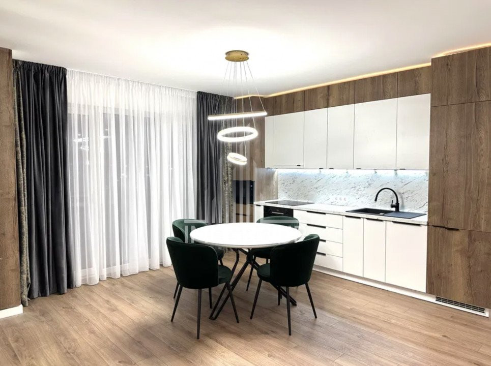 Prima inchiriere! apartament cu 3 camere si garaj in zona Iulius Mall