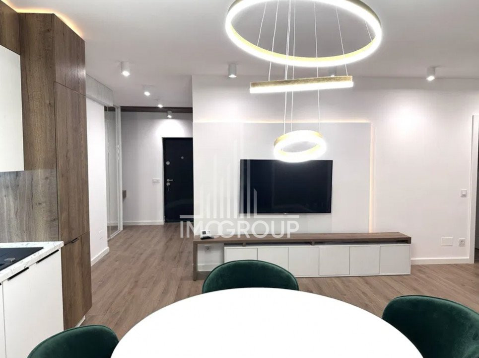 Prima inchiriere! apartament cu 3 camere si garaj in zona Iulius Mall