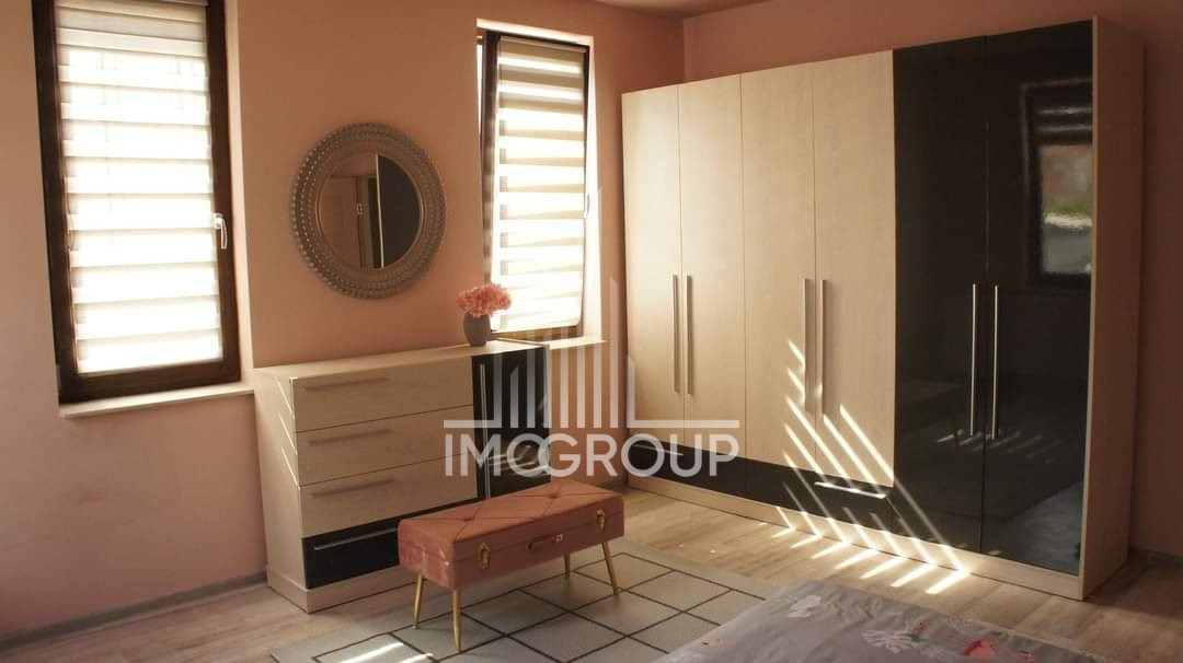 Inchiriez apartament 3 camere, 78mp, cu parcare, zona linistita