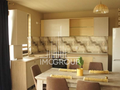 Inchiriez apartament 3 camere, 78mp, cu parcare, zona linistita