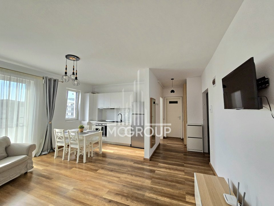 Vand apartament cu 2 camere si parcare in Floresti