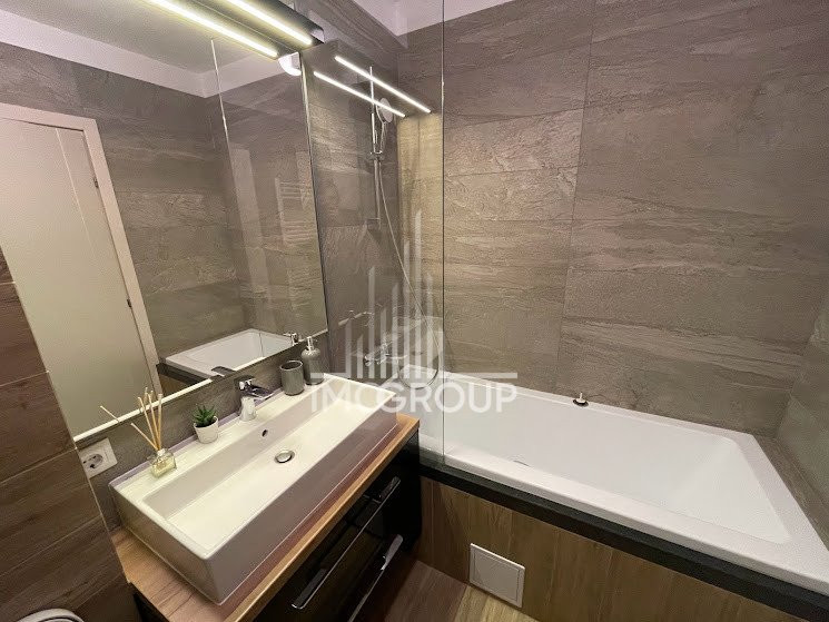 De inchiriat apartament 2 camere Iulius Mall parcare terasa 40 mp