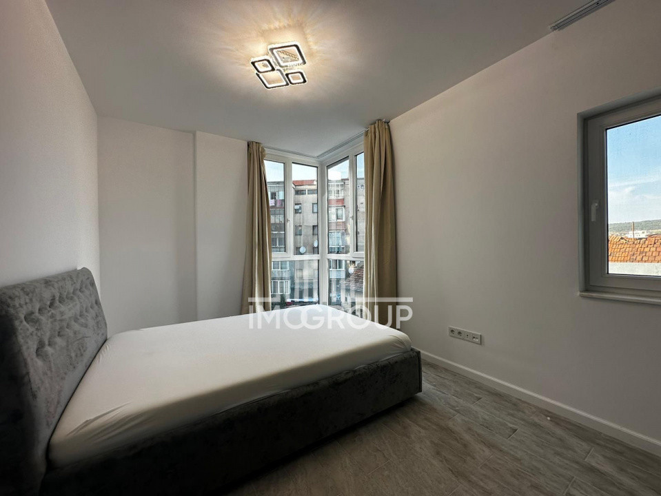 Apartament cu 3 camere | zona Semicentrală | Terasă 30 mp 