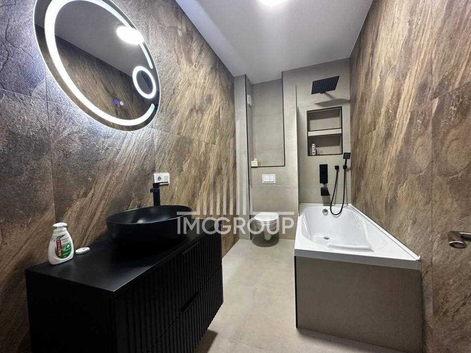 Apartament cu 3 camere | zona Semicentrală | Terasă 30 mp 
