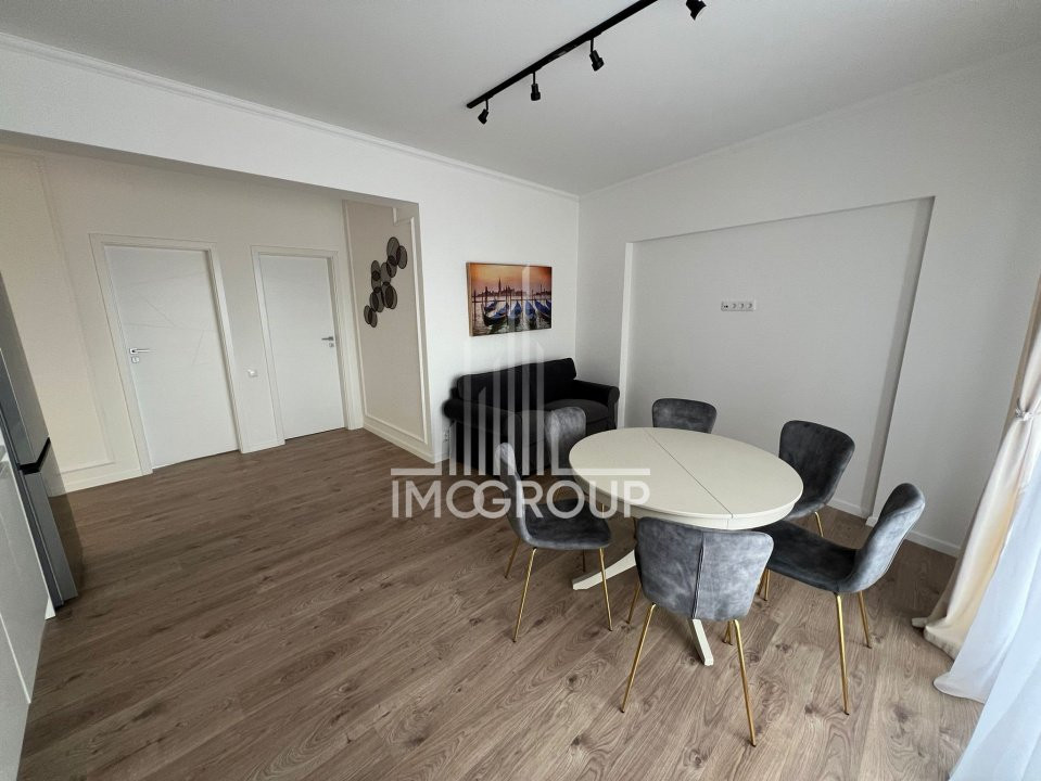 Penthouse de vanzare  central  3 camere terase garaj