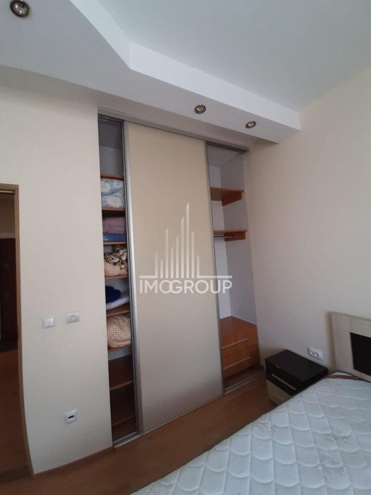 Apartament cu 2 camere decomandate de inchiriat str Urusagului, parcare