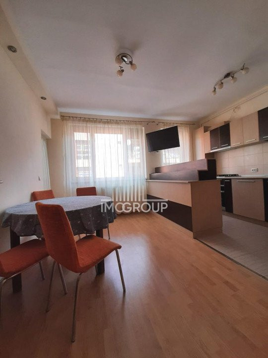Apartament cu 2 camere decomandate de inchiriat str Urusagului, parcare