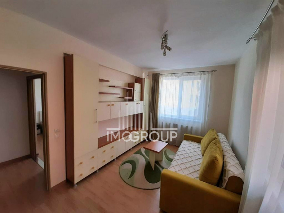 Apartament cu 2 cam decomandate de inchiriat str Urusagului, parcare