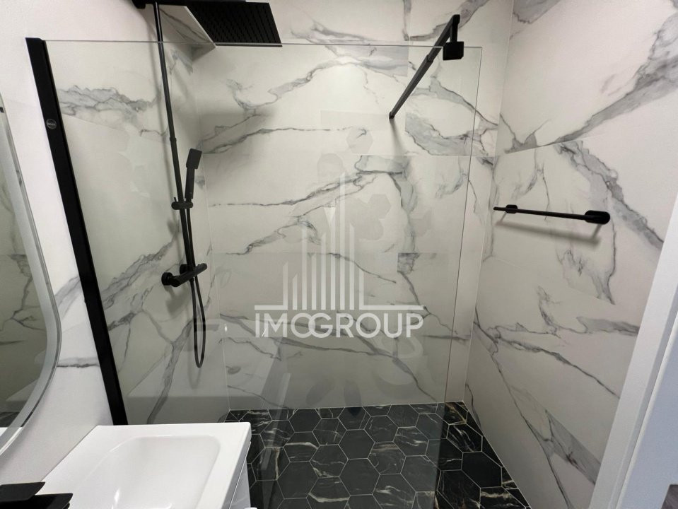 Apartament de vanzare  3 camere terase garaj