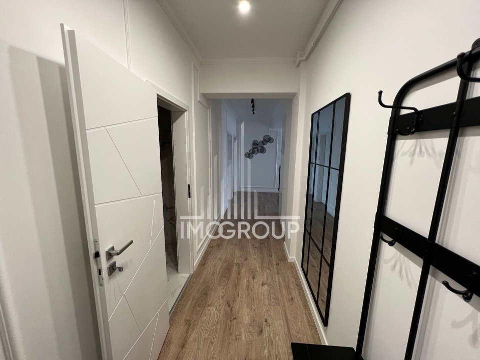Apartament de vanzare  3 camere terase garaj