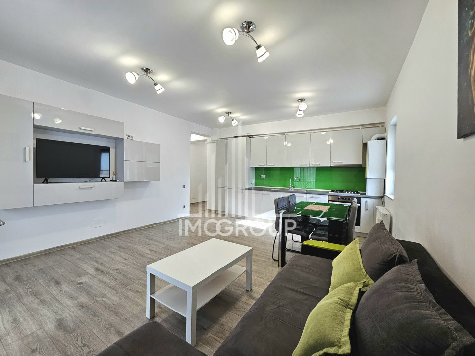 Apartament modern de închiriat 3 camere, 2 băi, 75 mp utili, garaj