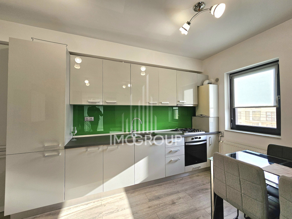 Apartament modern de închiriat 3 camere, 2 băi, 75 mp utili, garaj