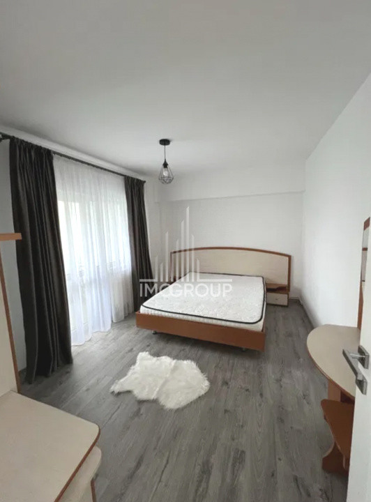 Inchiriez apartament 3 cam decomandate, pacare, str Ion Mester