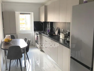 Inchiriez apartament 3 cam decomandate, pacare, str Ion Mester