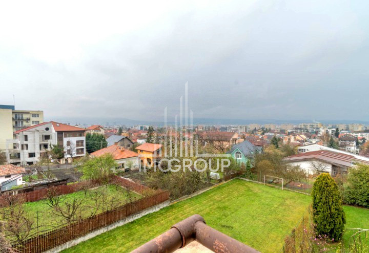 Apartament de inchiriat cu 3 camere, garaj, str Becas