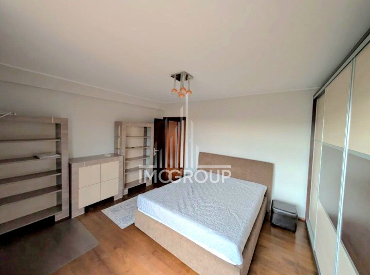 Apartament de inchiriat cu 3 camere, garaj, str Becas