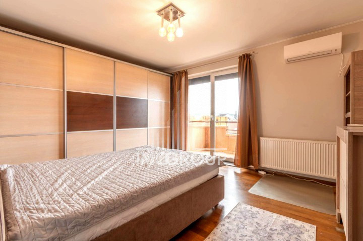Apartament de inchiriat cu 3 camere, garaj, str Becas