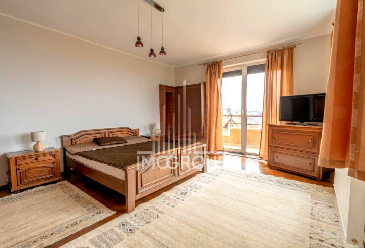 Apartament de inchiriat cu 3 camere, garaj, str Becas