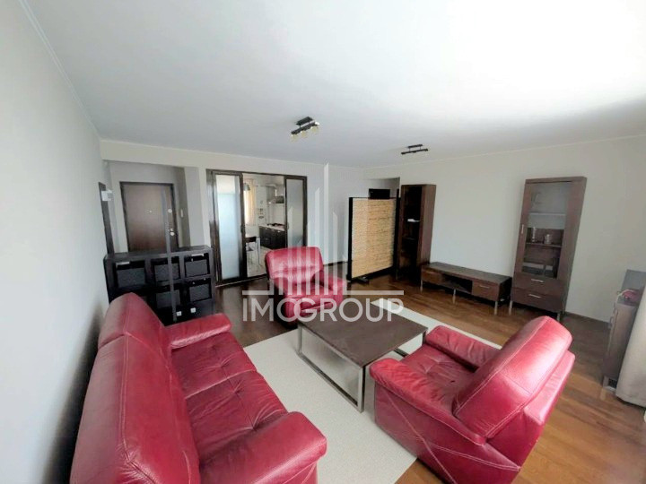 Apartament de inchiriat cu 3 camere, garaj, str Becas