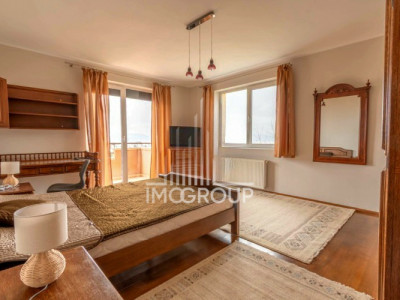 Apartament de inchiriat cu 3 camere, garaj, str Becas