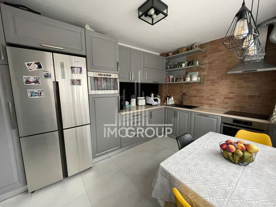 Vanzare apartament spațios și luminos 3 camere ,74 mp, 2 balcoane, garaj, boxa