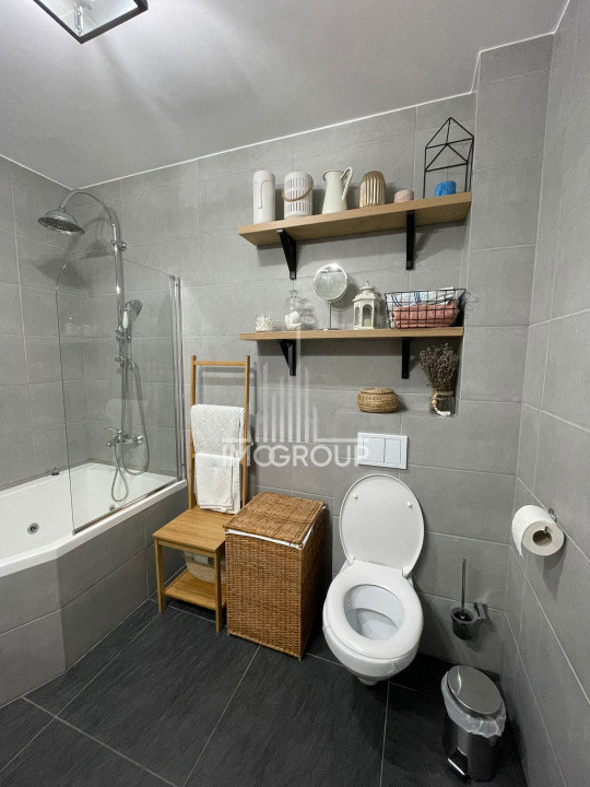Vanzare apartament spațios și luminos 3 camere ,74 mp, 2 balcoane, garaj, boxa