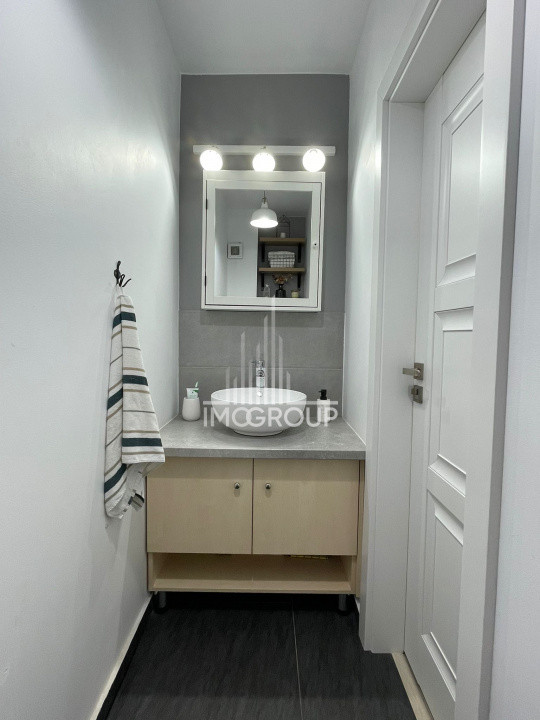 Vanzare apartament spațios și luminos 3 camere ,74 mp, 2 balcoane, garaj, boxa