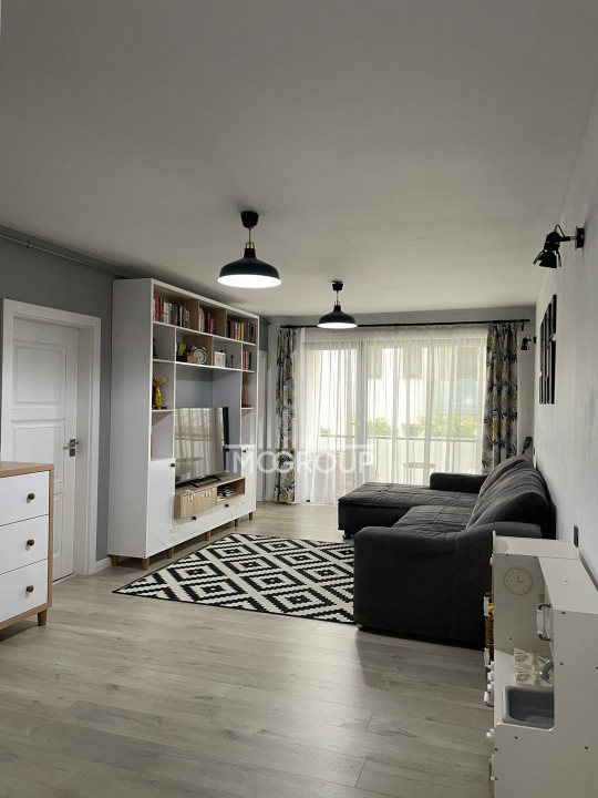 Vanzare apartament spațios și luminos 3 camere ,74 mp, 2 balcoane, garaj, boxa