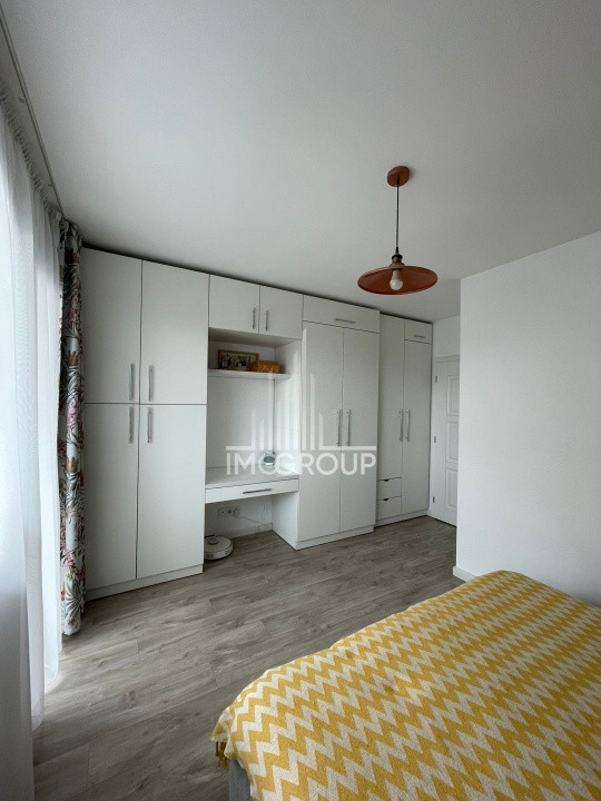 Vanzare apartament spațios și luminos 3 camere ,74 mp, 2 balcoane, garaj, boxa
