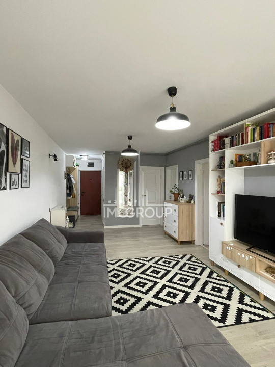 Vanzare apartament spațios și luminos 3 camere ,74 mp, 2 balcoane, garaj, boxa