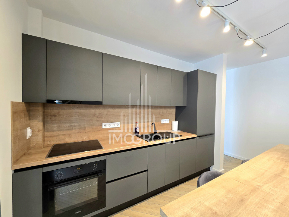 Vanzare apartament 2 camere zona Semicentrala cu garaj