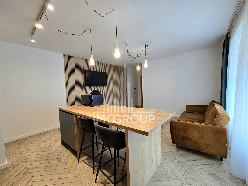 Vanzare apartament 2 camere zona Semicentrala cu garaj