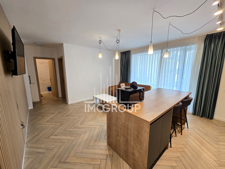 Vanzare apartament 2 camere zona Semicentrala cu garaj
